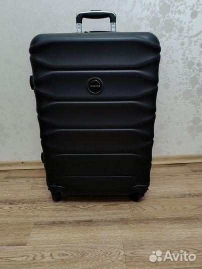 Чемодан на колесах большой