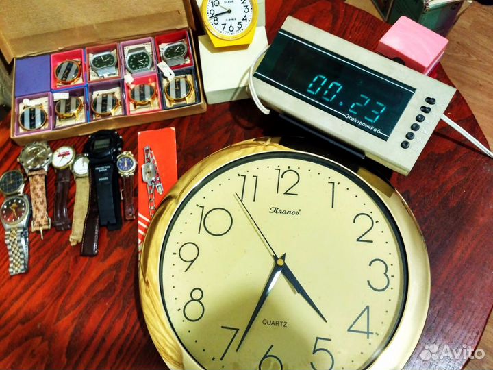 Выезжаю часы новые советское Раритет