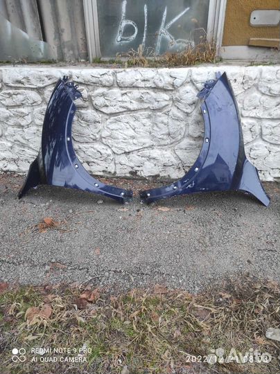 Правое крыло ниссан жук