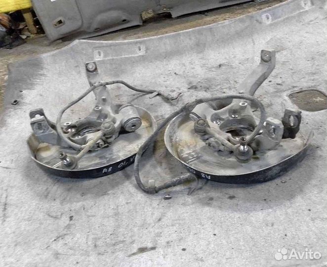 Кулак поворотный задний левый Audi A8 D2