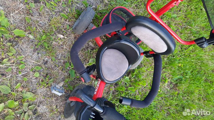 Трехколесный велосипед с ручкой