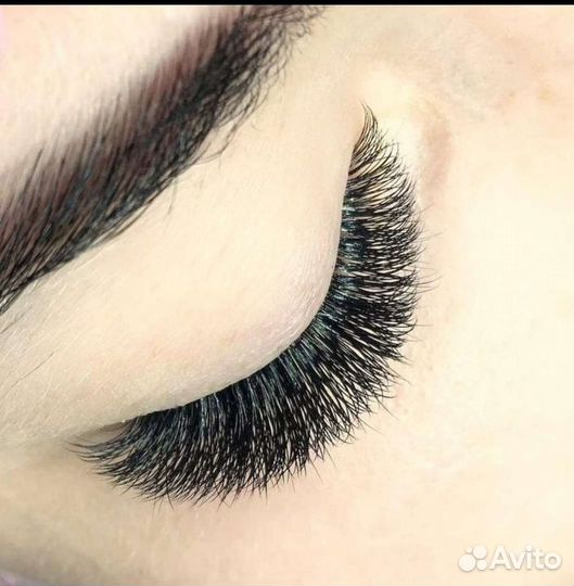 Наращивание ресниц и оформление бровей