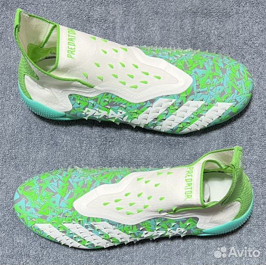 Футбольные бутсы adidas predator