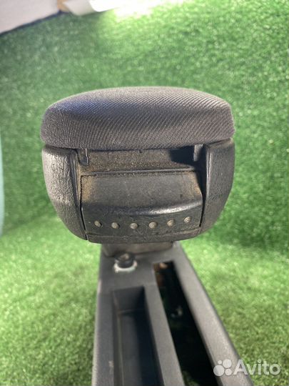 Подлокотник Skoda Octavia a4 Tour