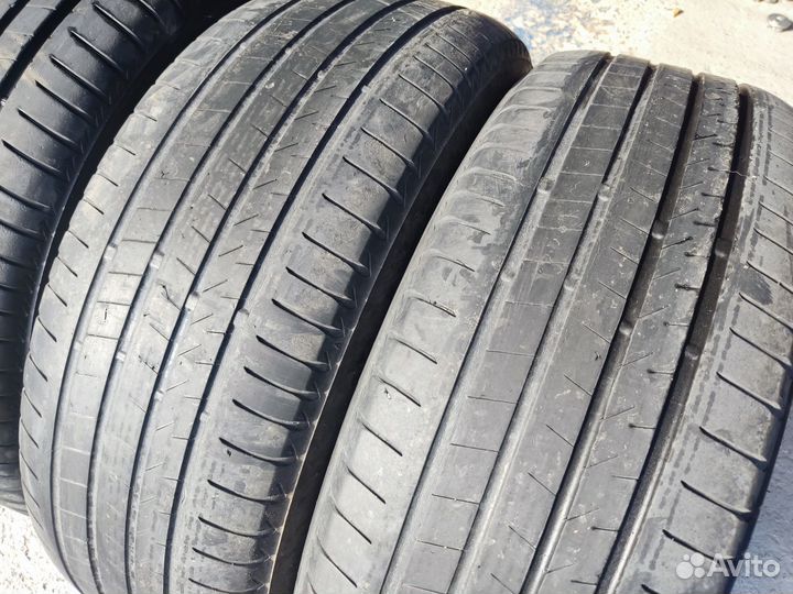 Bridgestone Alenza 001 235/65 R17