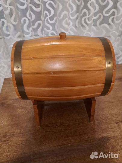 Бочонок деревянный декоративныц