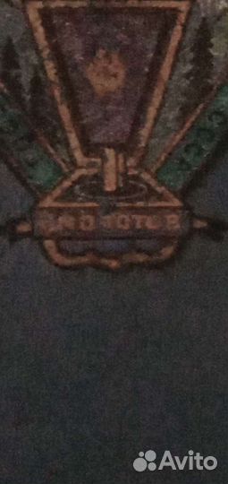 Старинный патефон и радиола