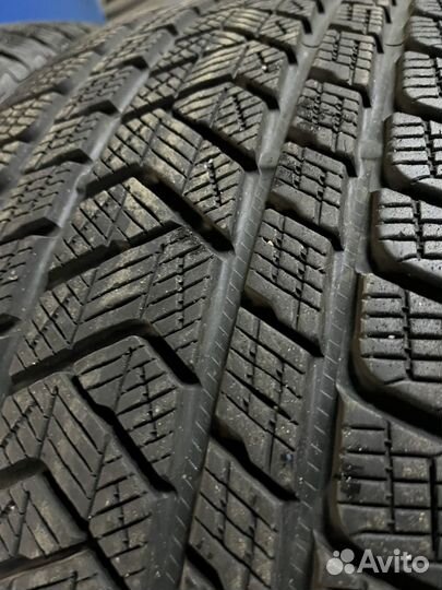 Pirelli Scorpion Winter 285/40 R22 и 325/35 R22