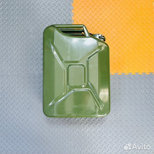 Канистра для топлива jerry CAN 20 литров зеленая
