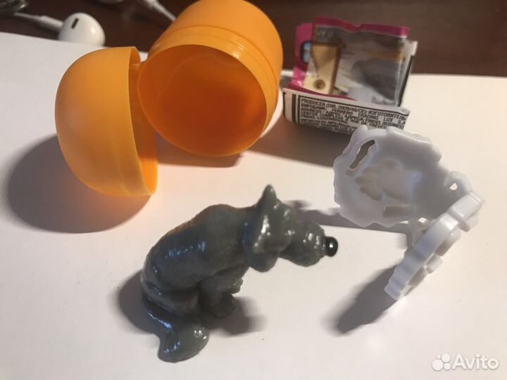 Киндер сюрприз Маша и медведь