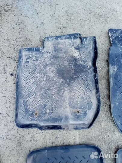 Автомобильные коврики Логан 1