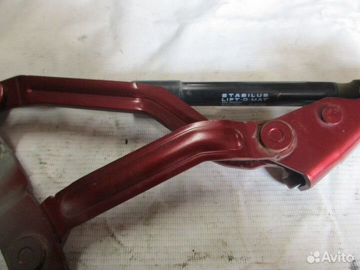 Петля крышки багажника правая FAW Besturn (B50) 20