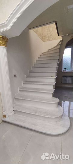 Обшивка лестницы деревом