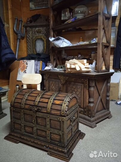 Сундук деревянный