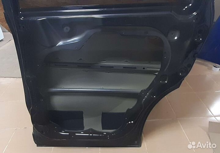 Задняя правая дверь kia sorento