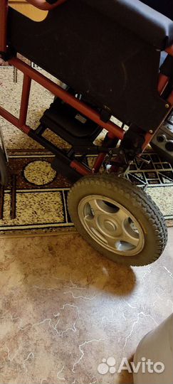 Инвалидная коляска с электроприводом