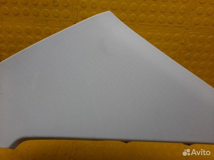 Обшивка стойки задняя правая Skoda Rapid CWV