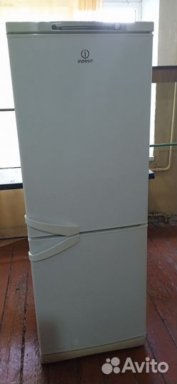 Холодильник indesit