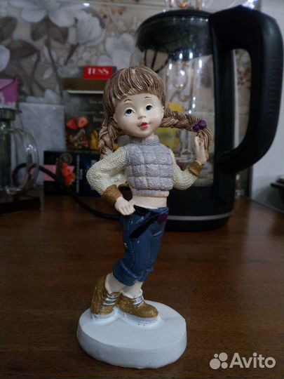 Фигурки девочки