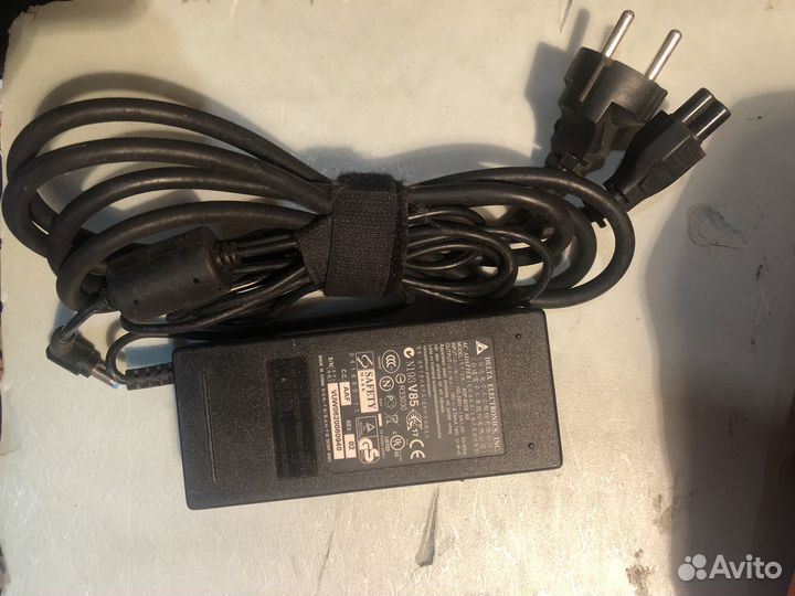 Блок питания для ноутбука 19v 4,7А