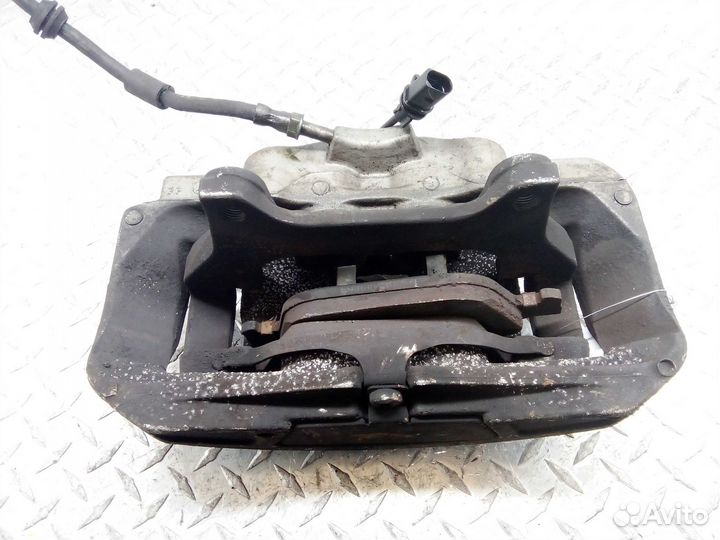 Суппорт передний правый Audi A8 D4