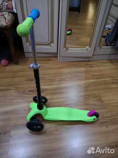 Детский самокат(трёхколёсный) macоо