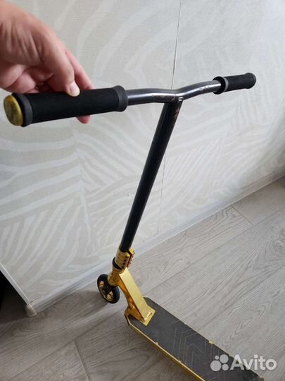 Трюковой самокат Novatrack Pixel Pro