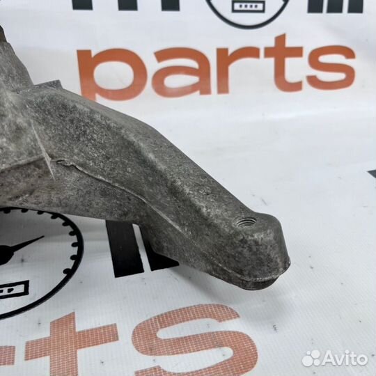 Кулак поворотный задний правый Audi Q3 8U 2014