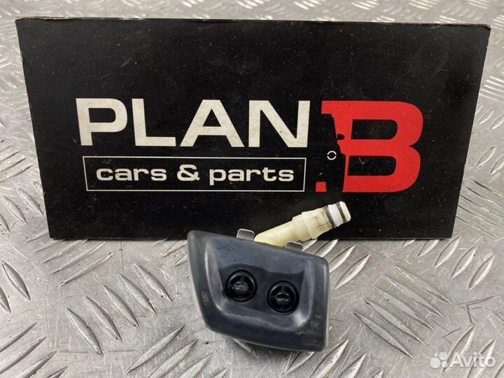 Форсунка омывателя фар передняя правая Land Rover