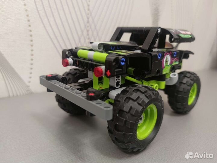 Внедорожник (в коробке)