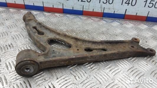 Рычаг передний нижний левый skoda octavia A5 (SSE1