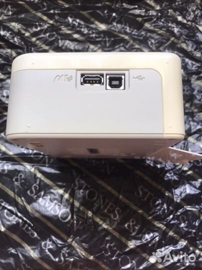 Compact photo printer