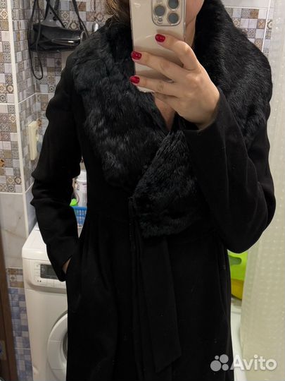 Пальто 4 штуки 42-44 размера