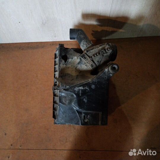 Корпус воздушного фильтра Volvo S80 (1998-2003)