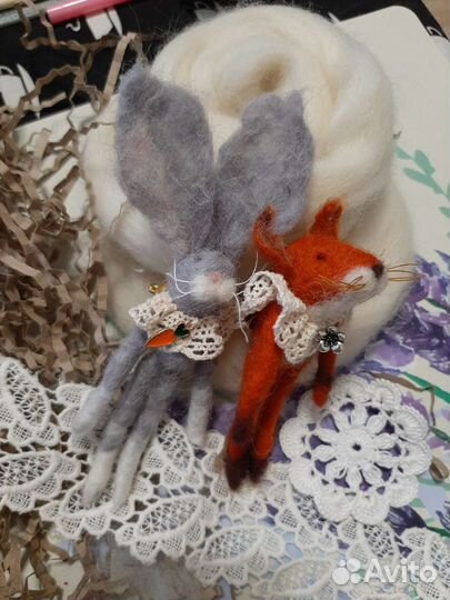 Брошь ручной работы из шерсти