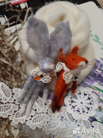 Брошь ручной работы из шерсти