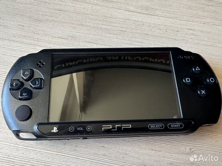 Sony psp E1008 street