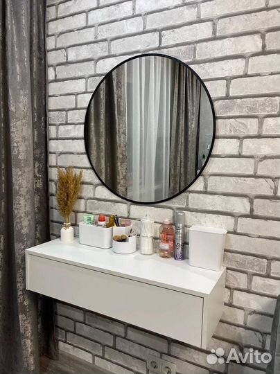 Зеркало круглое в тонкой алюминиевой раме