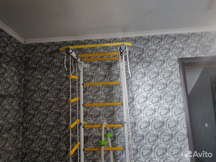 Шведская стенка с турником