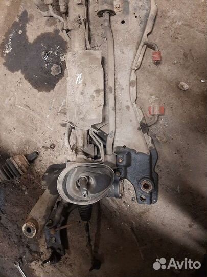 Подрамник балка подмоторная Ford Focus 2