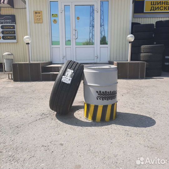 Nitto NT830 215/50 R17 95W