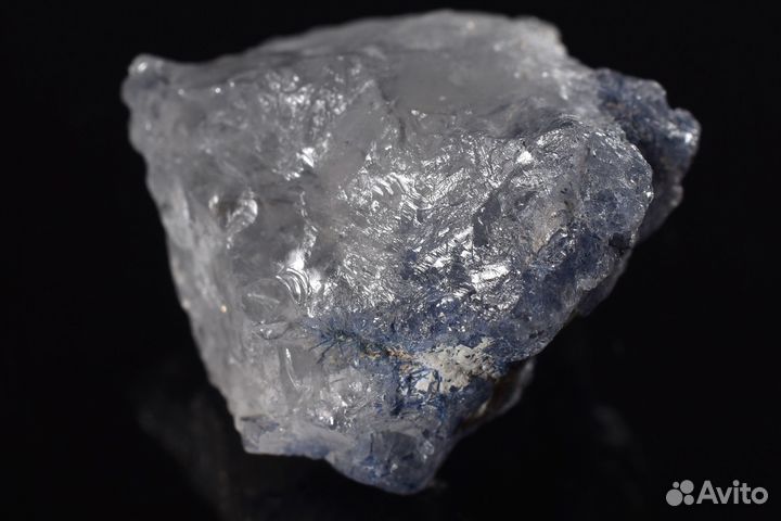 Кварц с дюмортьеритом. Лот №952