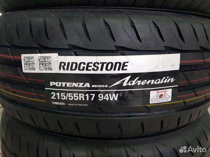 Bridgestone Potenza Adrenalin RE004 215/55 R17 94W