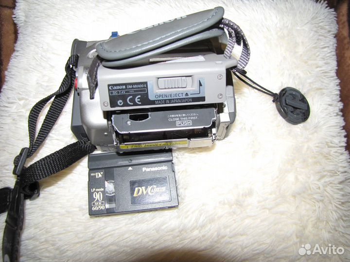Видеокамера Canon MV 400