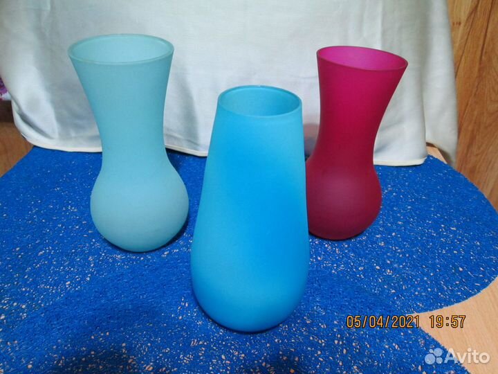 Вазы для цветов и стаканы для сока