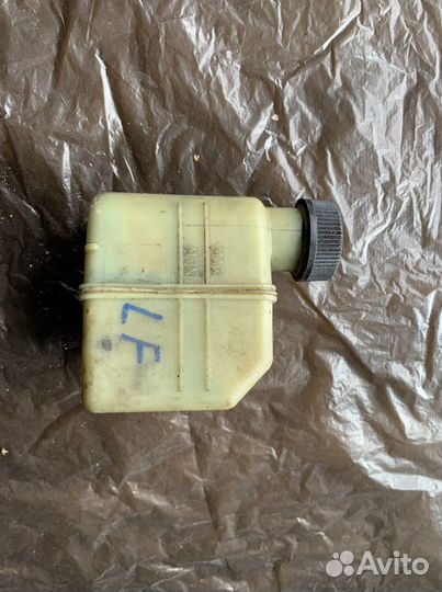 Бачок гур Мазда атенза мазда 6