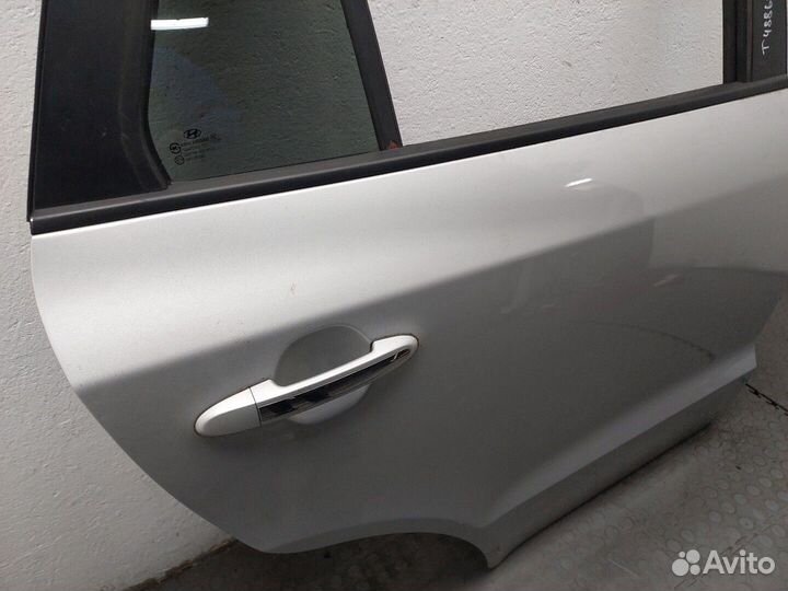 Дверь боковая правая задняя Hyundai Santa Fe