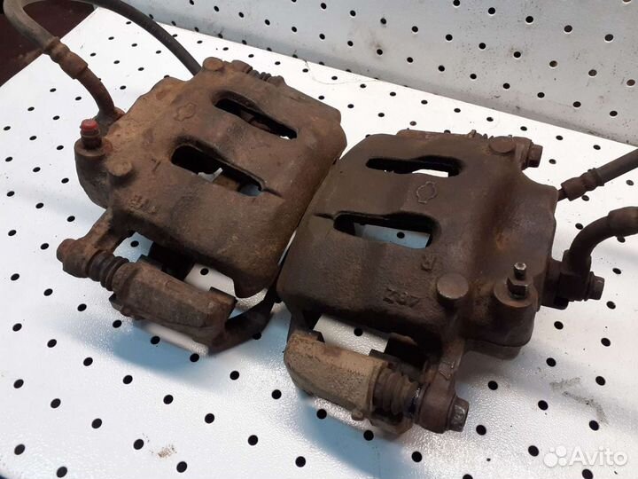 Nissan Terrano 1(wd21) суппорт передний