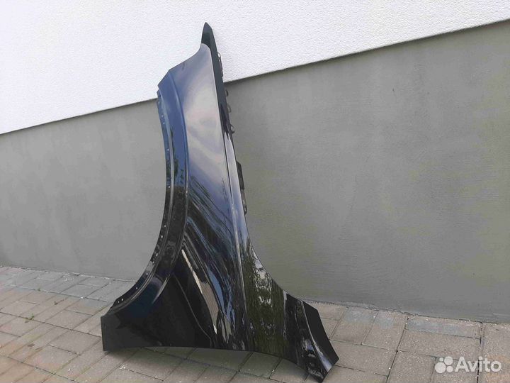 Крыло переднее левое Volvo II (2014—2019)
