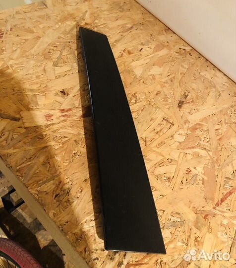 Молдинг правой двери Форд Фокус 2